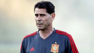 Campionatul Mondial de fotbal 2018. Hierro este ca si inlocuit pe banca nationalei Spaniei! Favorit sa-i ia locul este Quique Sanchez Flores