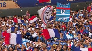 Franta a invins Croatia, scor 4-2, si a castigat Cupa Mondiala la fotbal. Sute de mii de francezi sarbatoresc la Paris