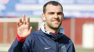 Reglare dura de conturi intre fotbalisti! Un mijlocas de la Nationala a fost dat pe mana camatarilor pentru o datorie de 7.000 de euro