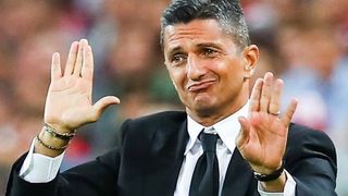 Record pentru Razvan Lucescu! Tehnicianul roman are Grecia la picioare!