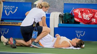 Simona Halep e in pericol sa ia o pauza de un an: "Daca se duce la Turneul Campioanelor, se duce la plesneala"