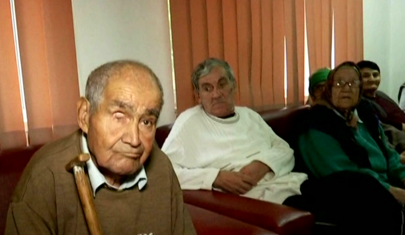 Azilul GROAZEI: batrani batuti mar in locul in care trebuiau sa aiba parte de o batranete linistita