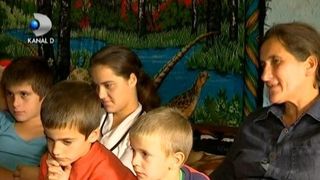 O mama cu 10 copii din Vrancea este terorizata de sotul aflat in spatele gratiilor: “A zis ca imediat dupa ce iese din inchisoare pe mine ma omoara prima”