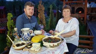 Locul unde romanii inca traiesc curat si frumos. Buzoienii de la poalele masivului Penteleu fac cinste celebrului munte