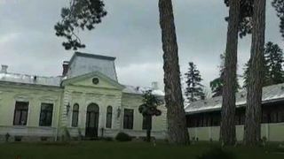 Conacul Polizu, un loc impresionant in inima Moldovei! Ati fost aici?