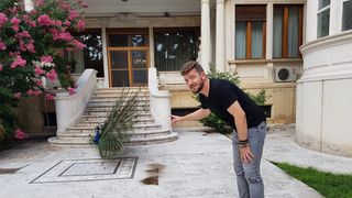 Zona de maxima strictete in perioada comunista, astazi unul dintre cele mai frumoase obiective turistice din Bucuresti. Este vorba despre resedinta familiei Ceausescu. Vedeti totul in rubrica "Ati fost aici?"