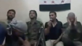 Momentul socant cand un sirian se arunca in aer alaturi de colegii sai. Tot momentul a fost filmat si distribuit pe net