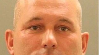 Acest monstru a violat de 250 de ori o fetita de 12 ani