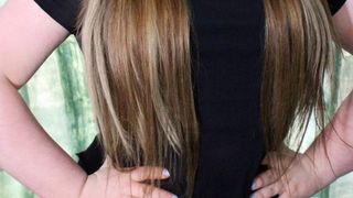 Aceasta adolescenta de 16 ani ascunde un mare secret. La 10 ani, viata i s-a schimbat complet