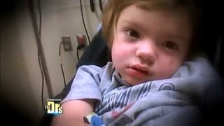 Cosmarul oricarui parinte! Baietelul lor s-a trezit dimineata complet paralizat, iar medicii au spus ca intr-o jumatate de ora ar fi murit