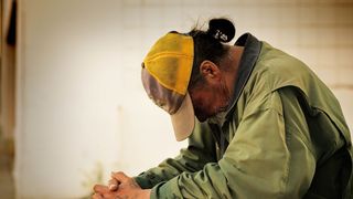 Au primit un om al strazii in casa lor, l-au hranit si i-au gasit un loc de munca! Ce s-a intamplat mai tarziu a ingrozit intreaga lume: "Nu ar fi trebuit sa il las sa se apropie de familia mea"