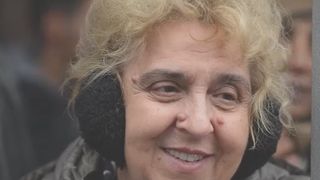 "M-am trezit alergand. Eu, care nu-mi puteam misca picioarele!" O credincioasa sustine ca este dovada vie ca Sfanta Parascheva face minuni