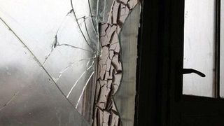 Accident straniu in Arges! Un barbat a murit intepenit intr-un geam