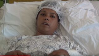 Ea este tanara din Baia Mare, injunghiata de sot la locul de munca. A infipt de noua ori cutitul in ea