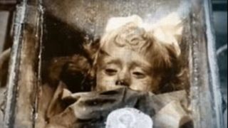 "Frumoasa Adormita", misterul mumiei care clipeste. Ochii albastri ai Rosaliei clipesc de cateva ori pe zi