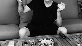 Charlie Sheen, acuzat ca a abuzat un minor in urma cu trei decenii.  Victima a murit in 2010