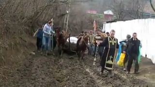 O inmormantare in UE, dar ca in Evul Mediu. S-a intamplat intr-un sat din Vaslui