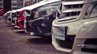 Sa cumperi sau sa inchiriezi o flota de masini pentru afacerea ta?