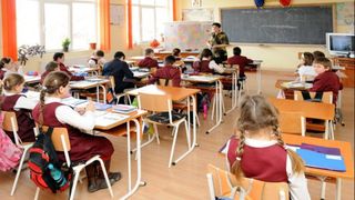 Scoala incepe pe 10 septembrie, dar vanatoarea rechizitelor e in toi! Totul cu un pret pe masura!