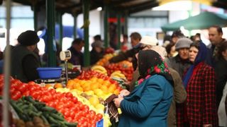 Alimentul de bază al rom&acirc;nilor se scumpește, deși Rom&acirc;nia este printre principalii producători din Europa! Cum s-a ajuns aici?