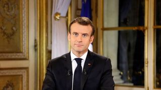 Macron a cedat! Ce măsuri va lua, ca urmare a protestelor violente din ultima perioadă