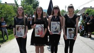 Parintii celor patru frati morti la calea ferata din Viisoara au dat in judecata CFR