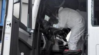 Un sofer roman de TIR a fost gasit mort in cabina, intr-o parcare din Italia