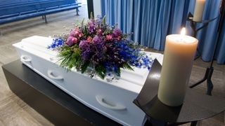 Accidente in Buzau - o tanara a murit dupa ce a intrat cu masina intr-un stalp; cinci persoane, ranite pe DN 2 dupa ca doua vehicule s-au ciocnit