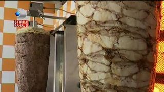 Eurodeputatii vor sa interzica shaorma in Europa. Ce au descoperit in ingrediente