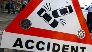 Doua persoane au murit, in urma coliziunii dintre o autoutilitara si un TIR