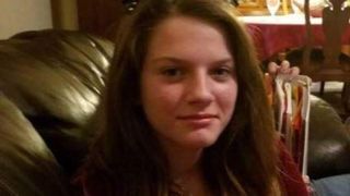 "El este stapanul trupului si al sufletului meu!" Copila de 13 ani a lasat acest bilet vineri, iar de atunci nimeni nu mai stie nimic despre ea