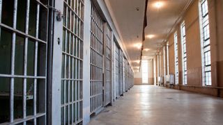 Un agresor sexual a fost recompensat cu suma de 110.000 de lire. Cum isi motiveaza decizia judecatorul care a dat sentinta