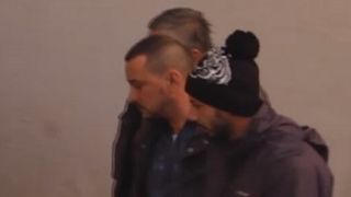 Doi tineri si iubitele lor, implicati intr-o incaierare sangeroasa in Dambovita. Un barbat a ajuns la spital, injunghiat