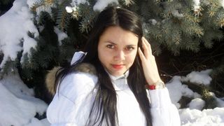 O prezentatoare TV din Rusia a fost impuscata de propriul sot, chiar in fata copilului lor de 9 ani