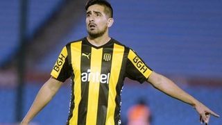 Un mare fotbalist, mutilat din cauza artificiilor. Argentinianul era sa-si piarda vederea