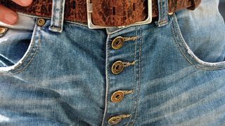 Barbat retinut in Capitala dupa ce a hartuit sexual doua femei, pe strada