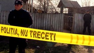 Un barbat din Dambovita si-a ucis mama in bataie, apoi i-a aprins o lumanare - E ireal ce le-a declarat politistilor