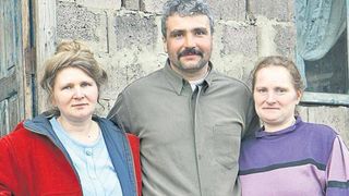 Detalii intime despre barbatul casatorit cu doua surori! George Chirila: "Noi sexul il numim diferit"