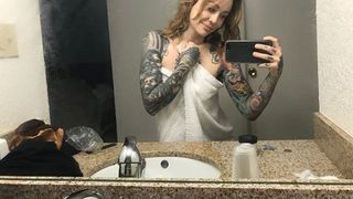 Ziua mama normala, noaptea isi vinde corpul pe bani. Marturisire frapanta facuta de o femeie: "De cand lucrez ca prostituata..."