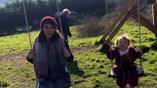 &ldquo;Fetita mea frumoasa a murit! E vina mea!&rdquo; O mama si-a lasat fetita, singura, in masina pret de cateva clipe, iar la intoarcere nu a mai gasit-o &ndash; E sfasietor ce s-a intamplat cu micuta