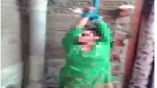 Si-a batut sotia pana a lasat-o inconstienta, apoi le-a trimis filmarea socrilor. "V-am spus ca o omor daca nu imi indepliniti dorinta!"