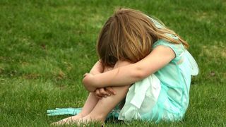 A salvat o fetita de la viol intr-un parc. Agresorii l-au cautat in tot acest timp pentru a se razbuna. Ce i-au facut dupa 11 ani este TULBURATOR