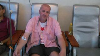 Adrian are leucemie de 10 ani si se lupta sa traiasca! Prietenii incearca sa stranga bani pentru a-si putea continua tratamentul! "Tot ce a primit au fost 12 likeuri!"