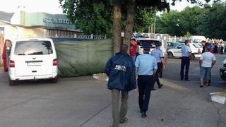 Descoperire macabra langa stadionul din Galati! Politistii au incercat sa ascunda totul cu foi de cort