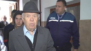 Un fost primar a fost condamnat la inchisoare pentru complicitate la viol, asupra unei minore care era in coma alcoolica