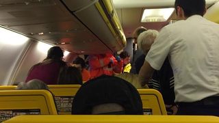 Inca un avion plin cu suporteri a luat foc, in timp ce zbura spre Moscova, la Campionatul Mondial