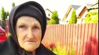 Cum traiesc batranii nostri! La 80 de ani, singura si bolnava, ea spune ca are nevoie... DE O VORBA BUNA
