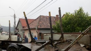 Doua TIR-uri s-au ciocnit frontal in Chendu, judetul Mures! O victima a ramas incarcerata, iar circulatia a fost oprita