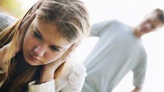 Un barbat i-a taiat sotiei insarcinate un brat! Ce voia sa faca este infricosator