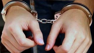 A batjocorit-o fara mila pe femeia care l-a crescut. Un tanar de 27 de ani, din Constanta, si-a violat matusa de 71 de ani